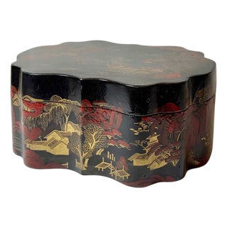 Early 19th Century Chinese Chinoiserie Black Lacquer Box For Sale