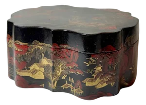 Early 19th Century Chinese Chinoiserie Black Lacquer Box