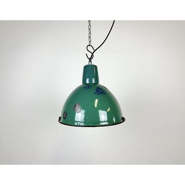 Industrial Green Enamel Factory Lamp, 1960s, in Good conditions. Designed 1960 to 1969 European Plug (up to 250V).The...