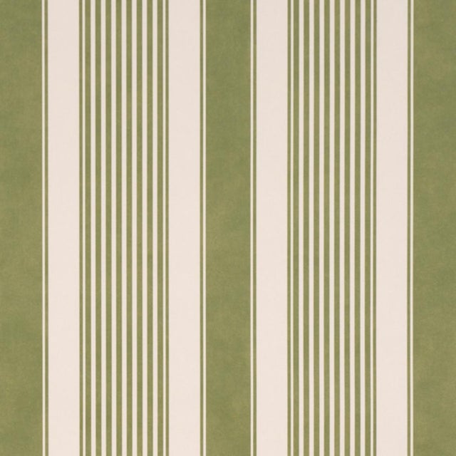 Sample - Schumacher Summerville Stripe Wallcovering In Moss For Sale In New York - Image 6 of 6