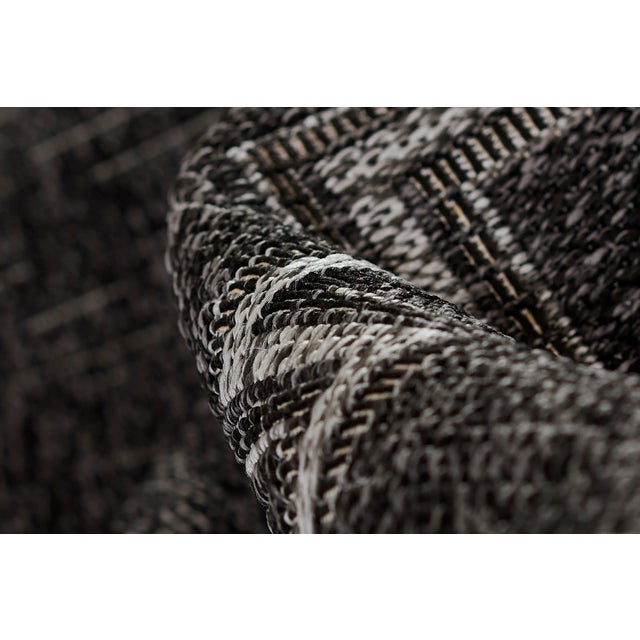 Momeni Contemporary Indoor/Outdoor Hampton Fog Rug in Black, 3'3" x 5' For Sale - Image 4 of 10
