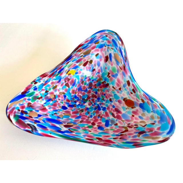 Mid 20th Century Vintage Mid Century Modernist Italy Multicolor Confetti Murano Art Glass Large Biomorphic Triangular Bowl For Sale - Image 5 of 13