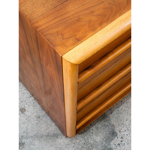 1960s Mid Century Modern Dresser Credenza Widdicomb T.H. Robsjohn Gibbins 6 Drawer For Sale - Image 10 of 12