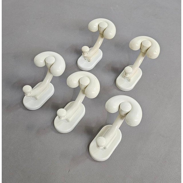 Plastic Plastic Coat Hooks, Italy, 1970s, Set of 5 For Sale - Image 7 of 16
