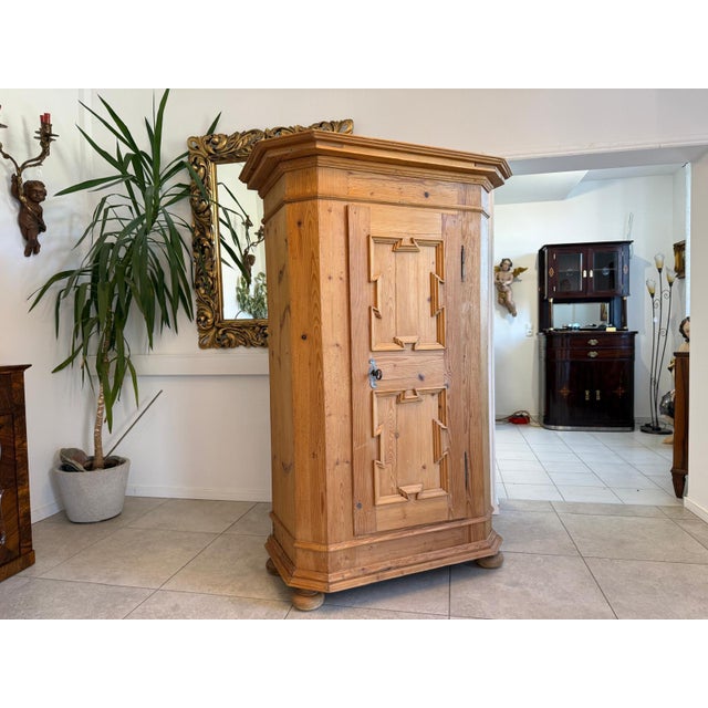 Baroque Farmhouse Cupboard, Upper Austria For Sale - Image 3 of 10