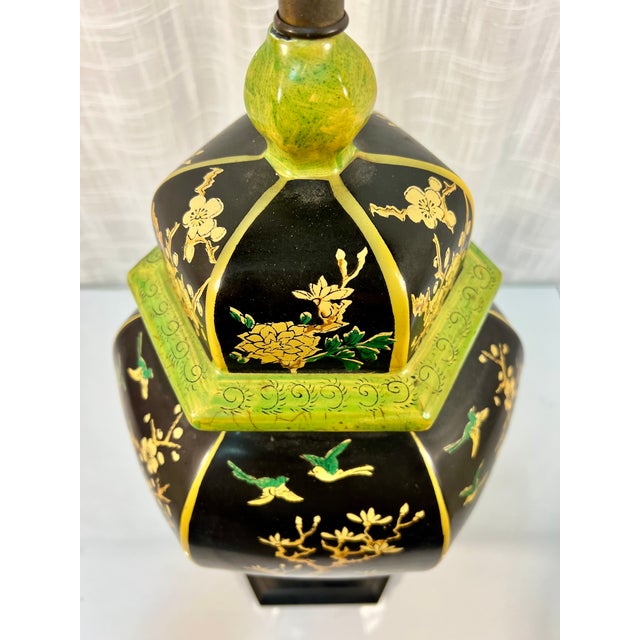 Black 1970s Hand-Painted Hexagonal "Famille Noire" Ginger Jar Lamp - Turtle and Crane - Emerald & Gold Chinoiserie For Sale - Image 8 of 11