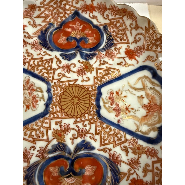 Imari Dish in Porcelain, in Very Good conditions. Designed before 1890