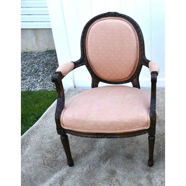 Carved Wood Bergere Chair Louis XVI Style Medallion Oval Back Pink Fabric 50s For Sale - Image 10 of 13