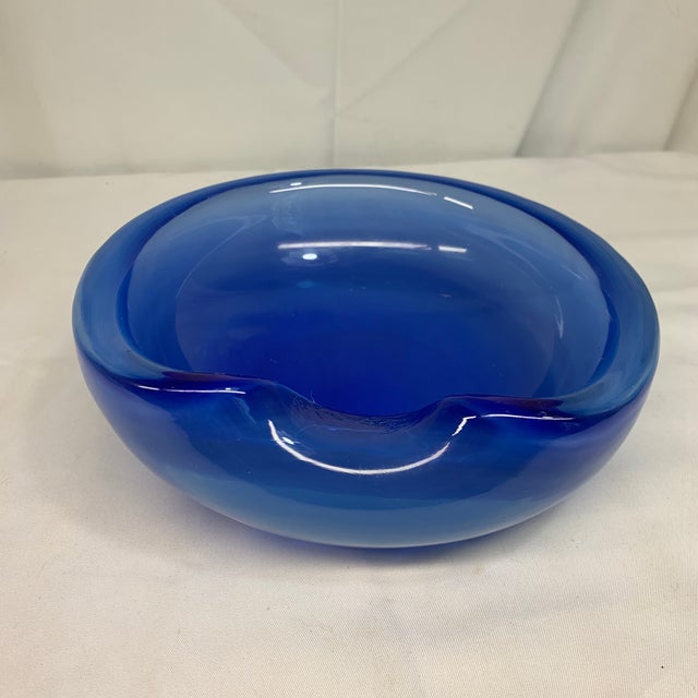 Murano Mid-20th Century Modern Cobalt & Opaline Murano Cased Art Glass Biomorphic Bowl For Sale - Image 4 of 7
