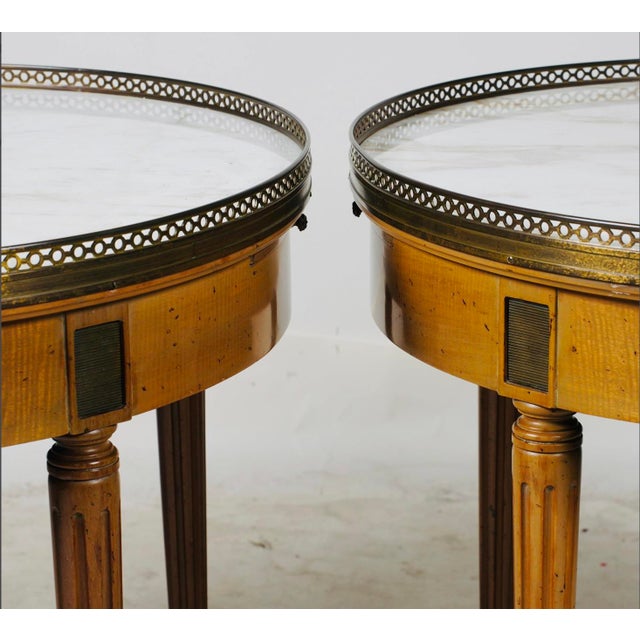 Brown 1940s Pair of Louis XVI Style Bouillotte Tables With Marble Tops & Brass Gallery – Two-Tier Drink Tables For Sale - Image 8 of 10