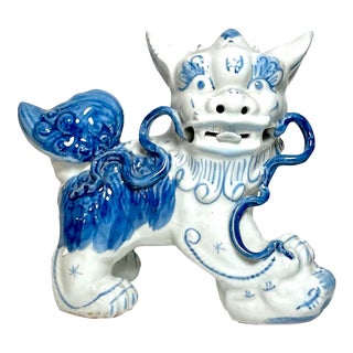 Vintage Blue and White Chinese Foo Dog For Sale