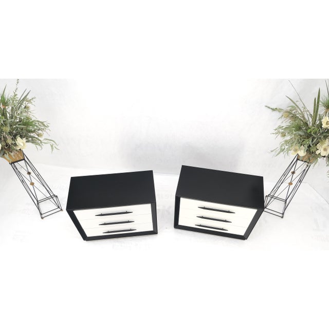 Pair of Black & White James Mont Style Bachelor 3 Drawer Chests Mid Century MINT For Sale - Image 9 of 15