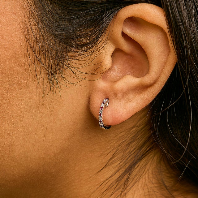 10K White Gold Alternating Diamond and Red Ruby Huggy Hoop Earrings (I-J Color, I1-I2 Clarity) For Sale - Image 4 of 5