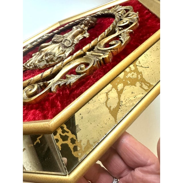 Vintage Courting Couple Wall Plaques – Set of 2, Red Velvet, Gold Rococo Scrollwork For Sale - Image 10 of 10