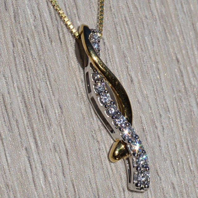 Contemporary The Tarama: Ladies 14K Yellow Gold Twisted Diamond Journey Necklace For Sale - Image 3 of 4