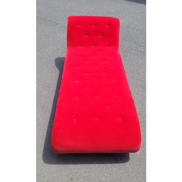 Late 19th Century Antique 19th Century Art Deco Style Red Velvet Chaise Lounge Sofa For Sale - Image 5 of 17