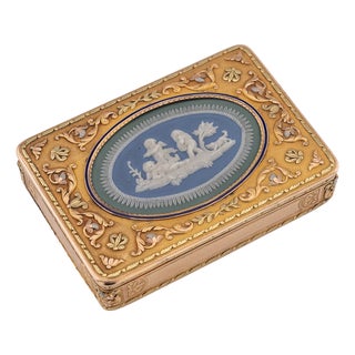 Antique German Tri-Colour 18 Karat Gold and Jasperware Snuff Box, Hanau, 1820s For Sale
