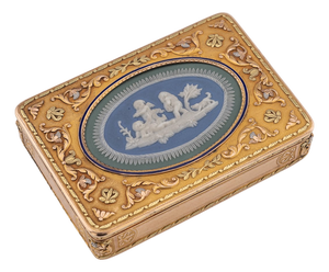 Antique German Tri-Colour 18 Karat Gold and Jasperware Snuff Box, Hanau, 1820s