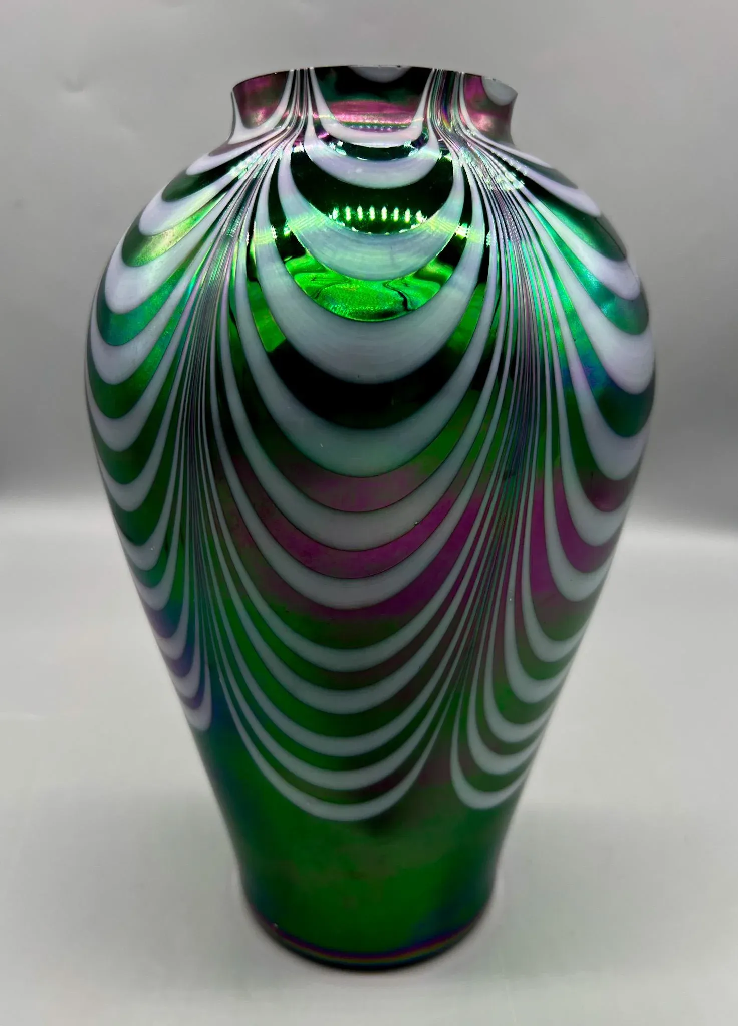Vintage Iridescent Pulled-Feather Art Glass Vase— Mt. St  display picture 1