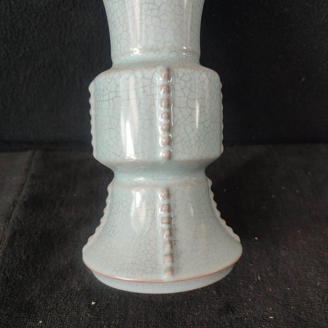 Chinese Ceramic Vase,Guan Ware Crackle Glaze Celadon Porcelain Huagu Vase For Sale - Image 4 of 10