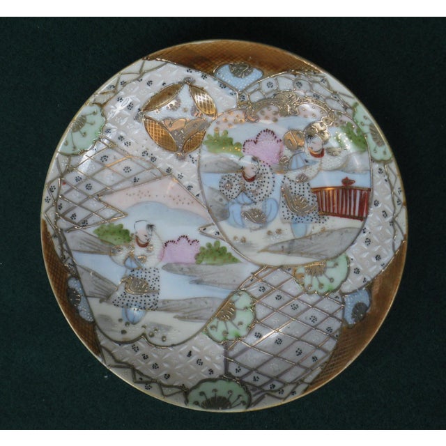 Plate / Saucer Antique Japanese Satsuma Figurine Oriental Japan Men, Ladies For Sale - Image 10 of 13