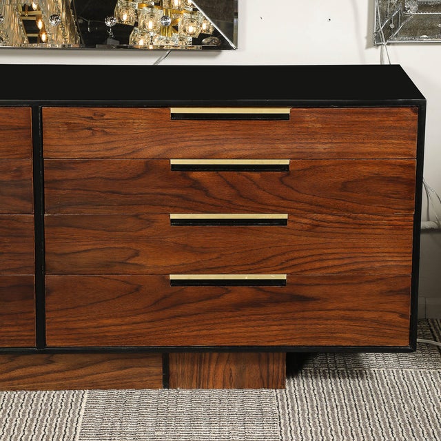 1950s Important Mid-Century Vladimir Kagan Rosewood Chest of Drawers W/ Brass Hardware For Sale - Image 5 of 11
