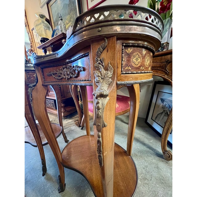 Set of 2 Antique Italian Inlaid Kidney-Shaped Side Tables For Sale In Los Angeles - Image 6 of 8