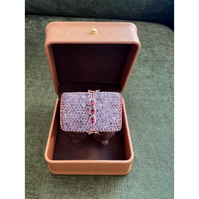 Bochic "Capri" Ruby & Multi Purple Amethyst Bangle Set In 18K Gold & Silver For Sale - Image 4 of 18