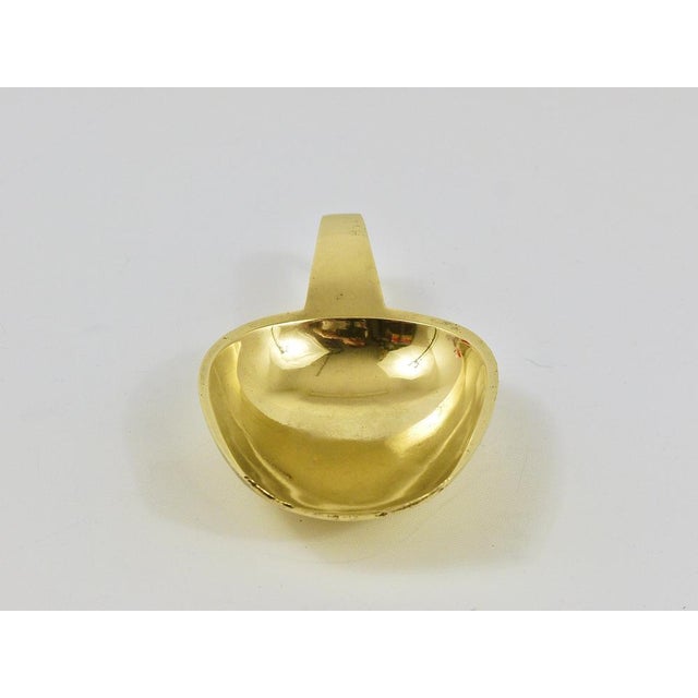 1950s Mid-Century Brass Shovel Ashtray with Handle attributed to Carl Auböck, Austria, 1950s For Sale - Image 5 of 16