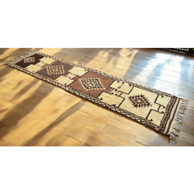 1970s Hand-Knotted Kurdish Runner Rug . Tribal Herki Long Runner Rug - No Dyes - 3′1″ × 13′7″ For Sale - Image 5 of 12