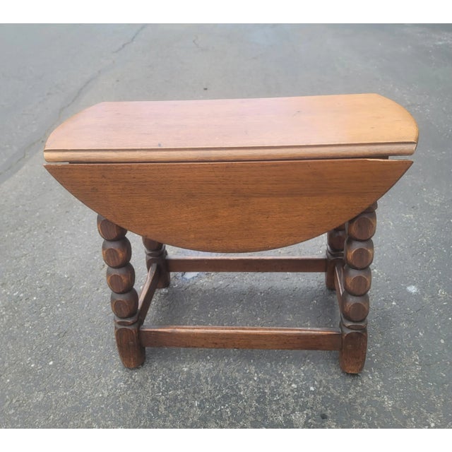 Wood Early 20th Century Jacobean Low Oak Drop-Leaf Side Table For Sale - Image 7 of 10