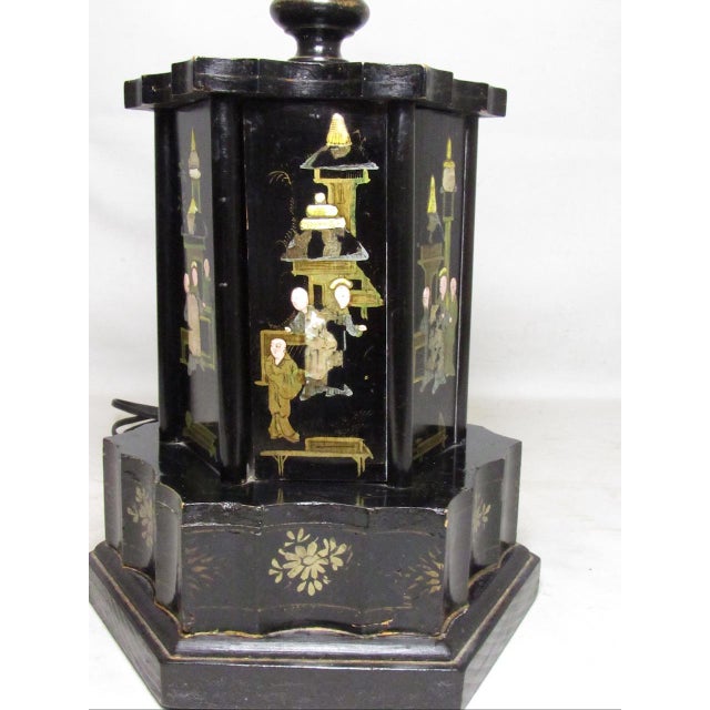 Asian Style Vintage English Chinoiserie Decorated Table Lamp For Sale - Image 4 of 15