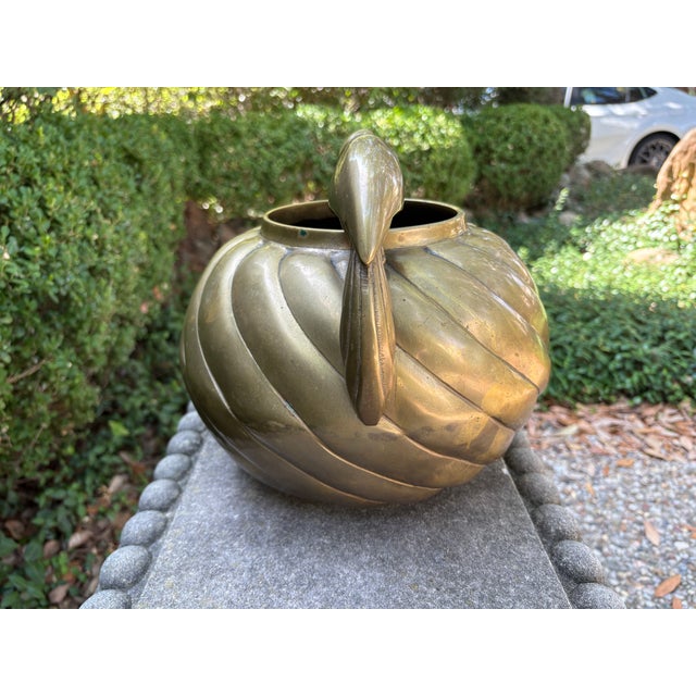 1980s Hollywood Regency Brass Jardiniere With Parrots by Dolbi Cashier For Sale In Houston - Image 6 of 11