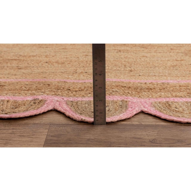 Scallop Jute Light PInk Hand Made Rug - 2'x4' For Sale - Image 10 of 11