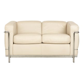 LC 2 2-Seater Eggshell White Sofa in Cream Leather by Le Corbusier for Cassina For Sale