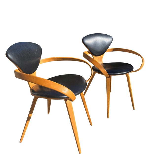 Norman Cherner for Plycraft Bentwood Pretzel Chairs circa 1968 in their original condition. Iconic bent plywood comprised...