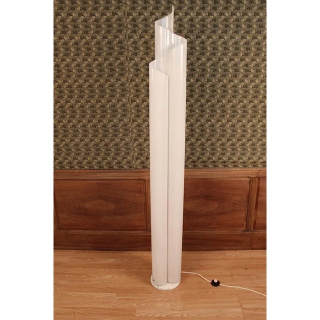 White Italian Floor Lamp by Vico Magistretti for Artemide, 1960s For Sale - Image 8 of 8