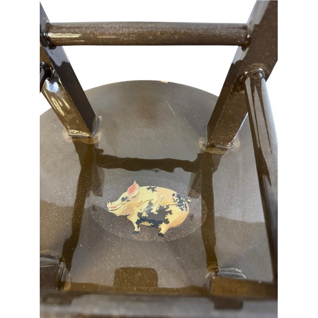 Signed Annie Modica Decoupage Pig Stool Accent Table Decor Stand Americana Maximalist For Sale - Image 9 of 12