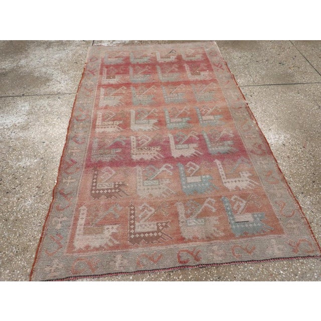 Galerie Shabab Collection Mid-20th Century Turkish Anatolian Throw Rug For Sale In New York - Image 6 of 8