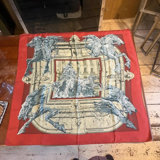 Traditional 1995 Hermes Silk Carrè Scarf La Fontaine De Bartholdi For Sale - Image 3 of 13