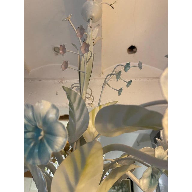 Hollywood Regency Spanish Floral Chandelier in Hand-Paint Tole Metal, 1970s For Sale - Image 3 of 8