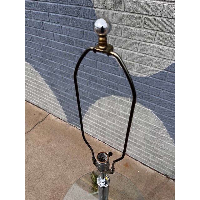 Mid-Century Modern Chrome and Lucite Floor Lamp With Integrated Glass Table For Sale - Image 4 of 12