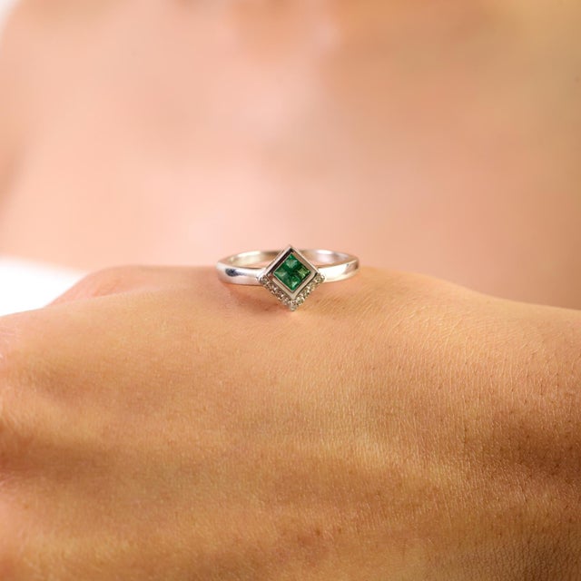 Classic 925 Silver Square-Cut Natural Emerald & Diamond Ring Wedding Gift - Size 7 For Sale - Image 4 of 10