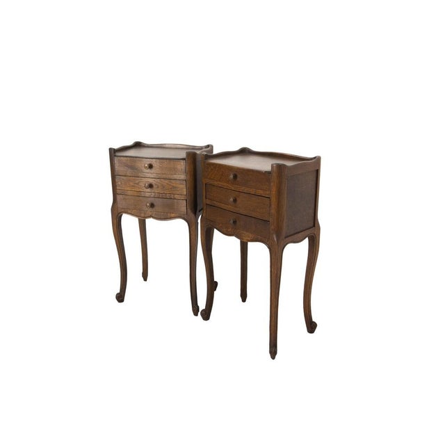 French Louis XV Style Nightstands in Oak, 1970s, Set of 2 For Sale - Image 3 of 10