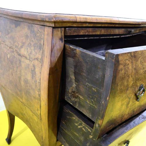 Venetian Bombé Chest of Drawers in Walnut Burl with Pull-Out Top For Sale - Image 10 of 13