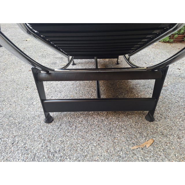 Metal LC4 Chaise Lounge in Black Pony Skin by Le Corbusier for Cassina, 1970s For Sale - Image 7 of 12