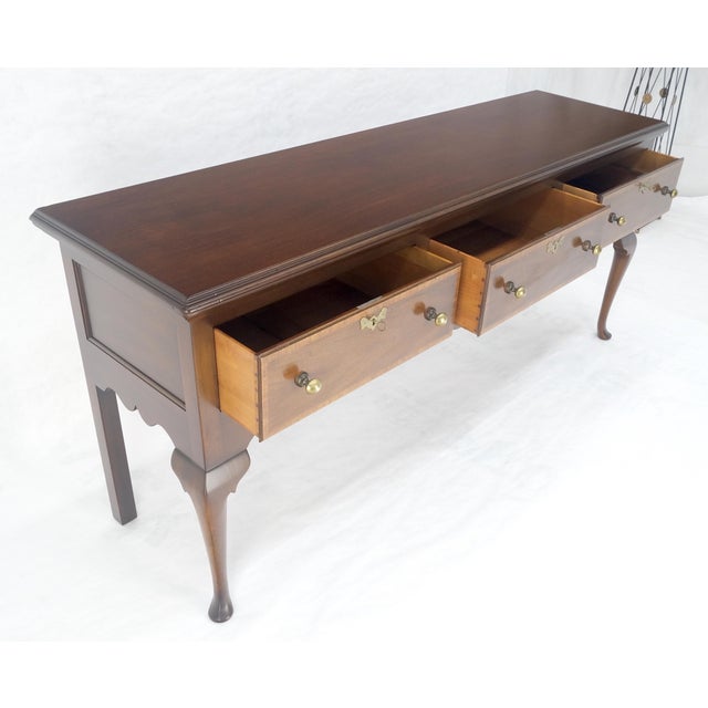Kittinger Solid Mahogany 3 Massive Drawers Queen Anne Sideboard Credenza MINT For Sale - Image 13 of 16