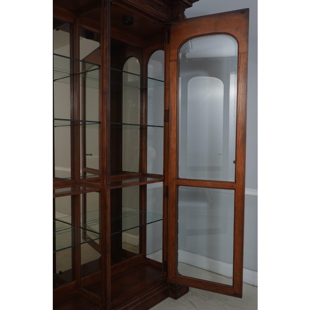 1990s Henredon Extremely Large Curio China Cabinet For Sale - Image 5 of 17