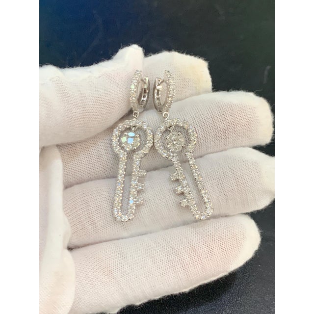 Contemporary 3.2 Ct Diamond Drop Cocktail Key Shape Earrings in 14 Karat White Gold 8 Grams For Sale - Image 3 of 18