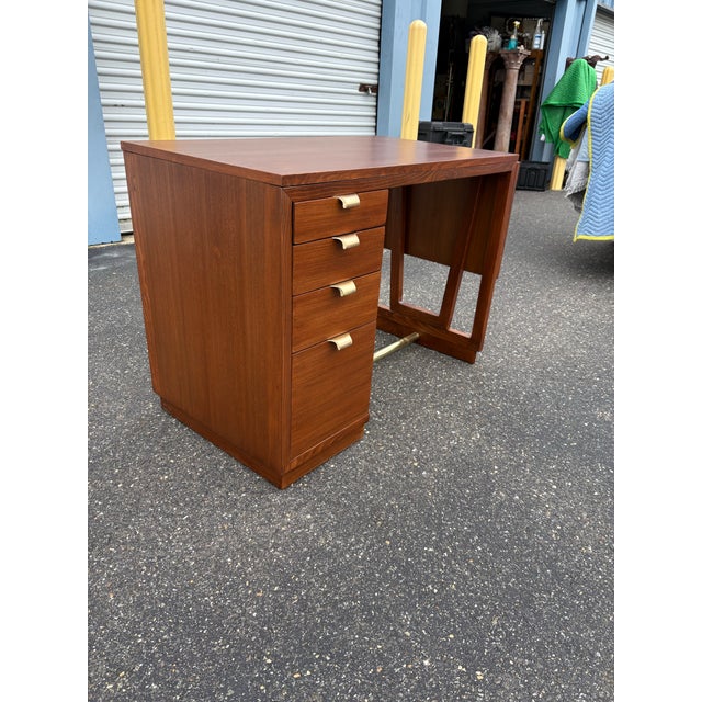 Mid-Century Modern 1960s Mid Century Modern Walnut Edward Wormley “Precedent” Writing Desk for Drexel For Sale - Image 3 of 11